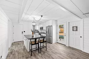 215 Hickory Ln, Mauldin, SC 29662 - Photo 7