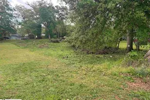 639 S Harper St, Laurens, SC 29360 - Photo 1