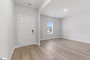 605 Hollybank St, Fountain Inn, SC 29644 - Photo 5