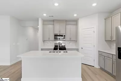 605 Hollybank Street, Fountain Inn, SC 29644 - Photo 9