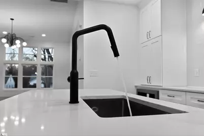 17 Beck Avenue, Greenville, SC 29605 - Photo 9