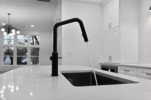 17 Beck Ave, Greenville, SC 29605 - Photo 9