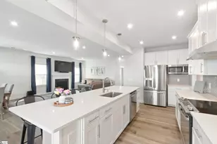 229 Hollythorpe Ln, Fountain Inn, SC 29644 - Photo 5