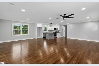 203 Montgomery Street, Laurens, SC 29360 - Photo 5