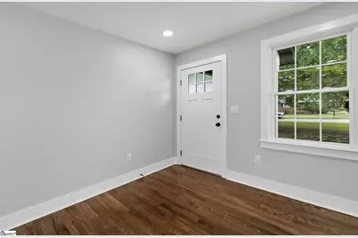 203 Montgomery Street, Laurens, SC 29360 - Photo 3