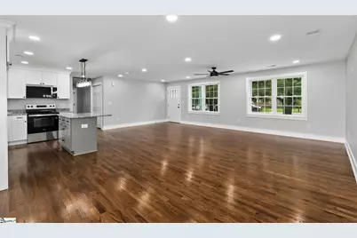 203 Montgomery Street, Laurens, SC 29360 - Photo 7