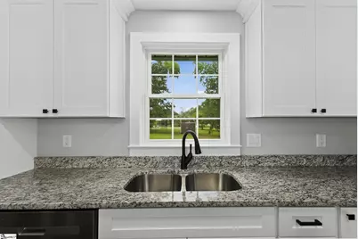 203 Montgomery Street, Laurens, SC 29360 - Photo 17