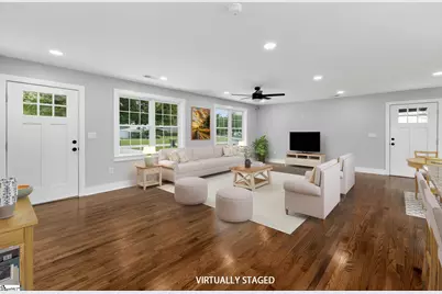 203 Montgomery Street, Laurens, SC 29360 - Photo 9