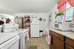 303 Poplar St, Gaffney, SC 29341 - Photo 11