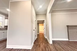 25 S Greenwood Ave, Ware Shoals, SC 29692 - Photo 3