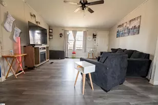 205 Ashwood Ln, Easley, SC 29640 - Photo 5