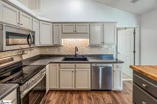 25 Natalie Ct, Greer, SC 29651 - Photo 7