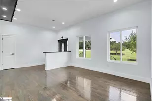 305 Waters Rd, Taylors, SC 29687 - Photo 25