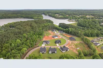 726 New South Court, Wellford, SC 29385 - Photo 3