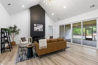 730 New South Court, Wellford, SC 29385 - Photo 5