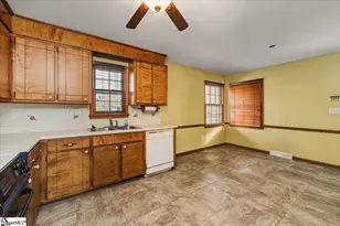 1051 W Duncan Rd, Greenville, SC 29617 - Photo 11