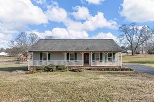 202 Adams Ct, Inman, SC 29349 - Photo 1
