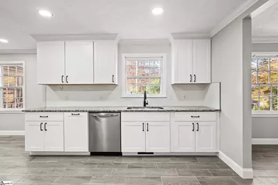 115 Oglewood Drive, Simpsonville, SC 29681 - Photo 9