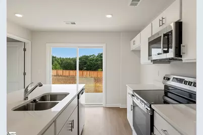 134 Cloverfield Lane, Spartanburg, SC 29303 - Photo 5