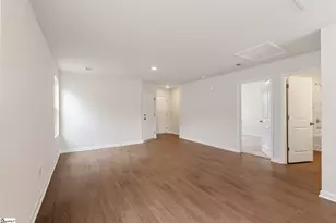 138 Cloverfield Ln, Spartanburg, SC 29303 - Photo 3