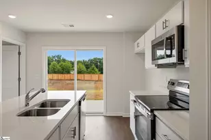 138 Cloverfield Ln, Spartanburg, SC 29303 - Photo 5