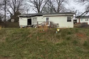 142 Hughes St, Duncan, SC 29334 - Photo 1