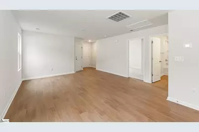 131 Cloverfield Lane, Spartanburg, SC 29303 - Photo 3