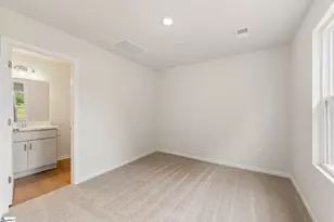 131 Cloverfield Ln, Spartanburg, SC 29303 - Photo 7