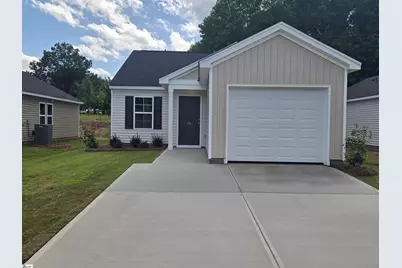 131 Cloverfield Lane, Spartanburg, SC 29303 - Photo 1