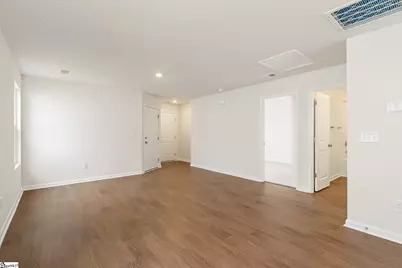 127 Cloverfield Lane, Spartanburg, SC 29303 - Photo 3