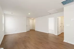 127 Cloverfield Ln, Spartanburg, SC 29303 - Photo 3