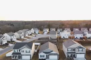 305 Bonifay Dr, Fountain Inn, SC 29644 - Photo 3