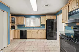 113 Grant Dr, Laurens, SC 29360 - Photo 11