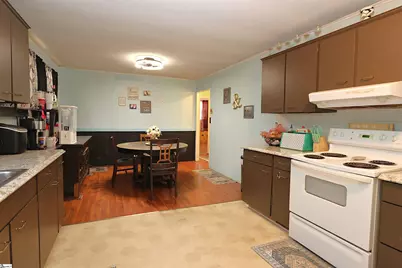 595 Owens Drive, Spartanburg, SC 29303 - Photo 7