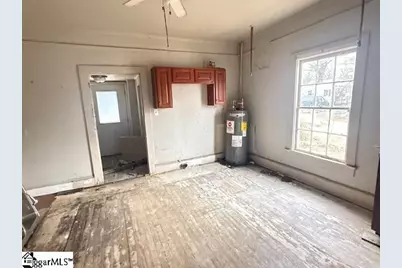 714 E Grendel Avenue, Greenwood, SC 29649 - Photo 11