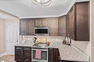17 Brookview Cir, Greenville, SC 29605 - Photo 9