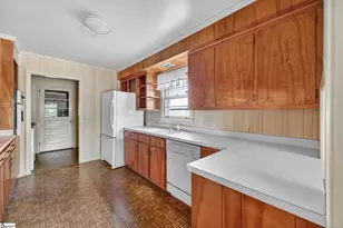 104 Iverson St, Greenville, SC 29615 - Photo 13