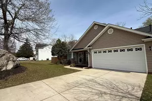 9 Canterbrooke Ct, Fountain Inn, SC 29644 - Photo 5