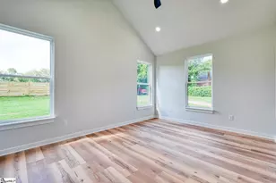 29 Pendleton Rd, Greenville, SC 29611 - Photo 23