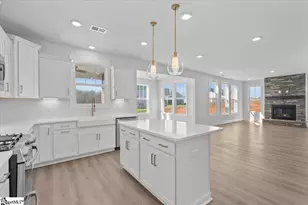 327 Florence St, Spartanburg, SC 29303 - Photo 13