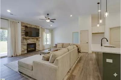 399 Bowers Road, Travelers Rest, SC 29690 - Photo 5