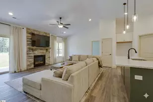 399 Bowers Rd, Travelers Rest, SC 29690 - Photo 5