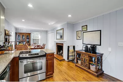 200 Lowndes Avenue, Greenville, SC 29607 - Photo 9