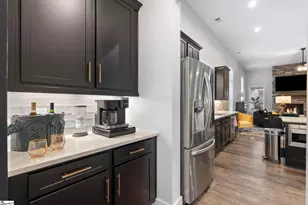 100 Currituck Dr, Greer, SC 29651 - Photo 7