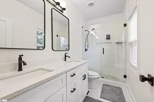 37 Jones St, Greenville, SC 29611 - Photo 17