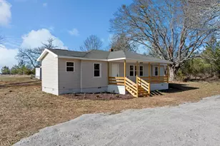 737 Lowrys Rd, Gaffney, SC 29340 - Photo 3