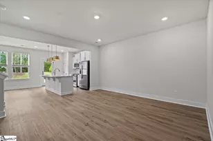 521 W Norvell Ct, Spartanburg, SC 29307 - Photo 9