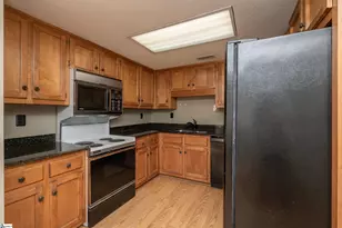 925 Cleveland St, Greenville, SC 29601 - Photo 11