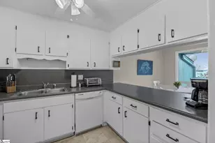 20D Hartwell Villas St, Anderson, SC 29626 - Photo 7