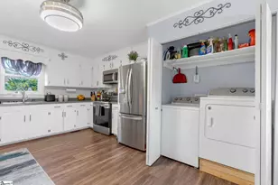 208 Agewood Dr, Simpsonville, SC 29680 - Photo 9